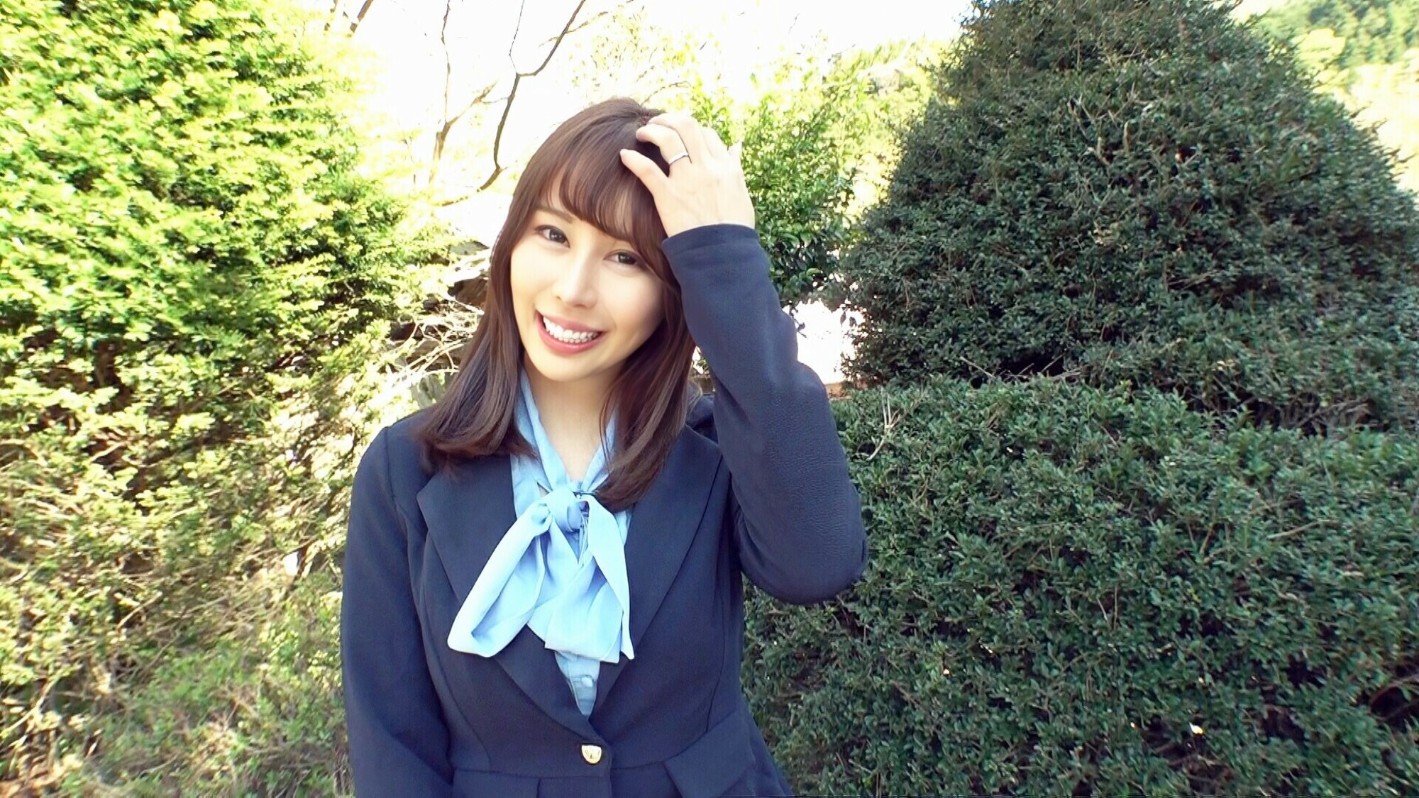 「【こはる】素人巨乳美女の初撮り映像！恥じらいながらも感じまくる敏感ボディ」のサムネイル