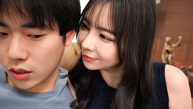 「【吉澤友貴】娘の彼氏を誘惑する絶倫痴女お母さんとの禁断不倫中出しセックス【人妻】」のサンプル画像1枚目