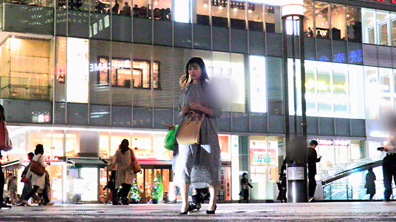 「【素人人妻】巨乳美人妻がTバック姿で魅せる大胆プレイ｜欲求不満な主婦の本気セックス」のサンプル画像10枚目