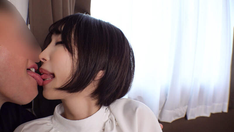 「【素人人妻】妊活希望の美乳若妻が他人棒で大量潮吹き！巨乳美人妻の不倫NTRセックス」のサンプル画像2枚目