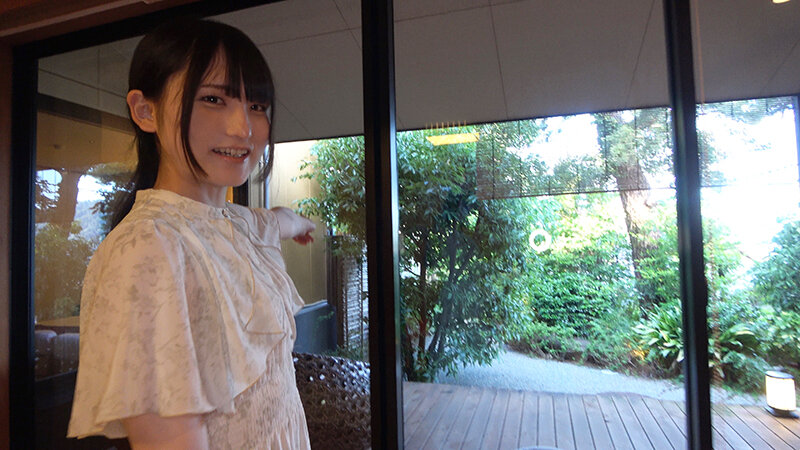 「ニューハーフななこの女装旅行で濃厚キス＆フェラからアナルセックスまで密会プレイ」のサムネイル