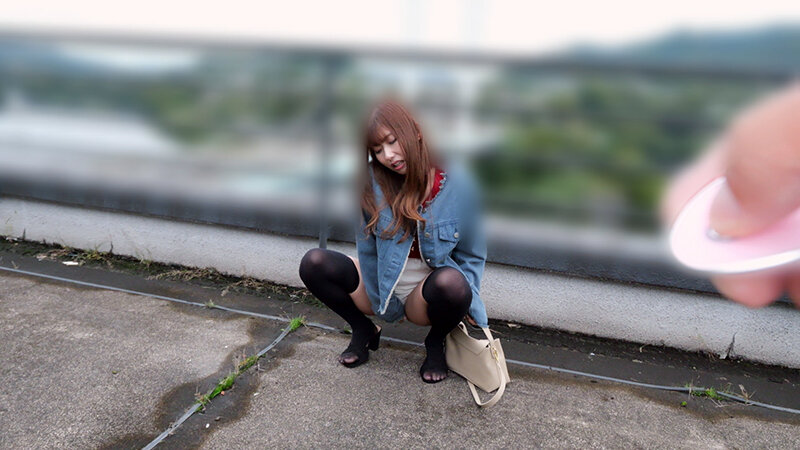 「逢沢みゆが野外露出で羞恥プレイ！巨乳美女の乱交キャンプSEX三昧が過激すぎる」のサンプル画像3枚目