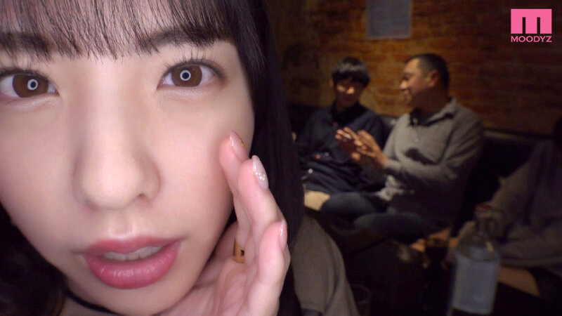 「白桃はな 痴女美少女が淫語で誘惑!寝取りNTR中出し焦らしプレイの絶頂寸止め体験」のサンプル画像1枚目