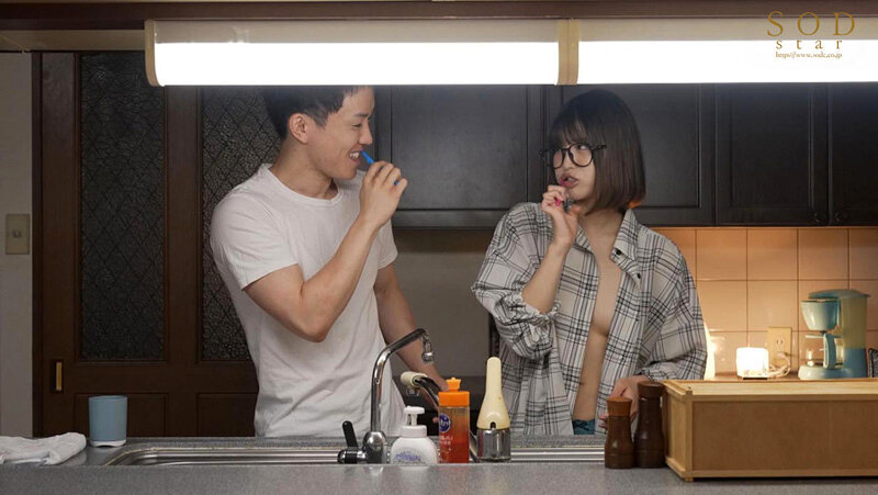 「唯井まひろ×同級生コスプレで半同棲生活!垢抜け美人とカップルのようなイチャラブ濃密体験」のサンプル画像12枚目