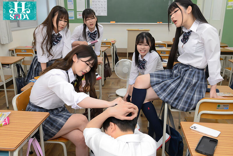 「【素人JK】時間停止で制服女子校生に中出しし放題！好きな時に挿入できる神装置で学園ハーレム」のサンプル画像3枚目