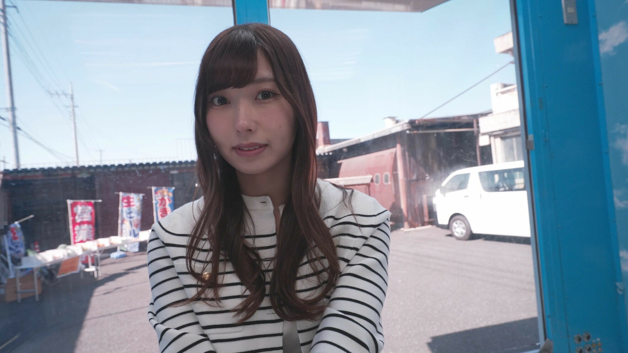 「【素人】さやか 敏感クリ責め潮吹き連続イキ！マジックミラー号で人妻が中出し懇願」のサムネイル