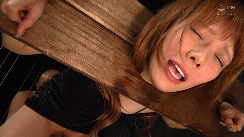 「皇ゆず×ハード調教プレイ｜拘束・アナル・ごっくんで責められる美女の限界挑戦動画」のサンプル画像10枚目