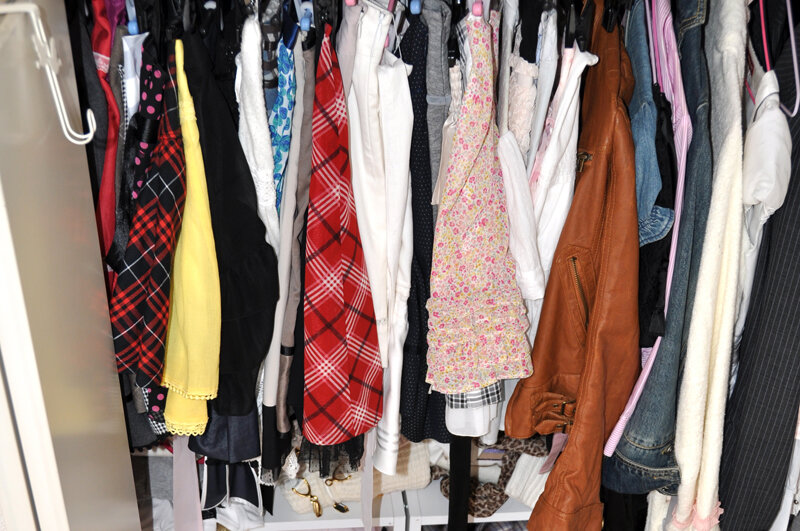 「【素人盗撮】本物女性宅侵入ボディカメラで下着物色体験！リアル潜入フェチ映像第2弾」のサンプル画像12枚目