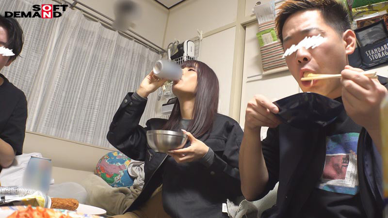 「仕事が早く終わった日は、ギャルとチューハイと乱交！！マイカさん（25）と同僚たち」のサムネイル
