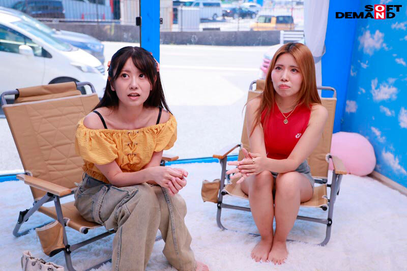 「【素人】マジックミラー号で友達同士がオナニー見せ合い！羞恥プレイから3Pへ発展する衝撃展開」のサンプル画像16枚目