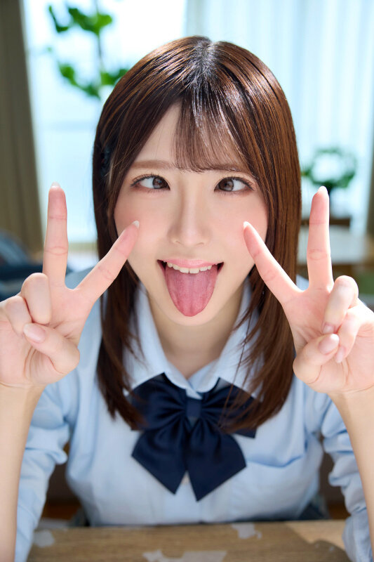 「皆瀬あかりの淫語責めが凄い！顔面ドアップで誘惑する主観映像が興奮必至【美少女】」のサムネイル