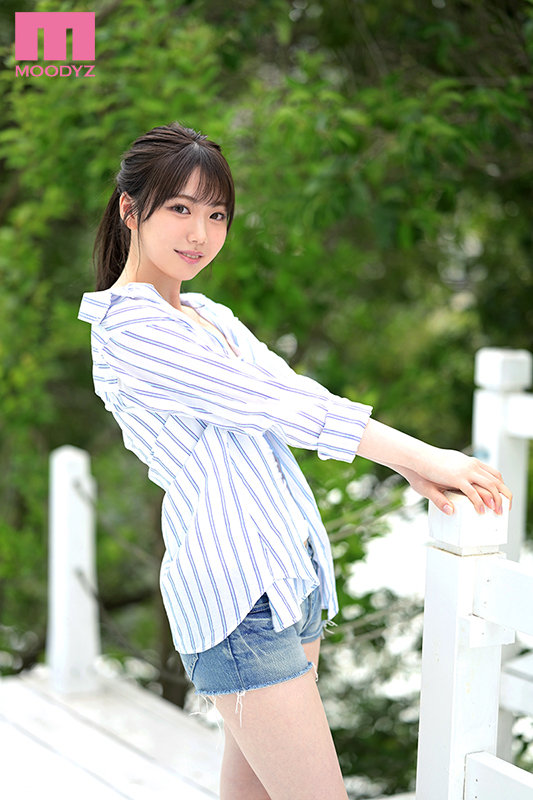 「石川澪が3P・4Pで性感開発！スレンダー美少女の初体験フェラ＆本番スペシャル」のサンプル画像10枚目