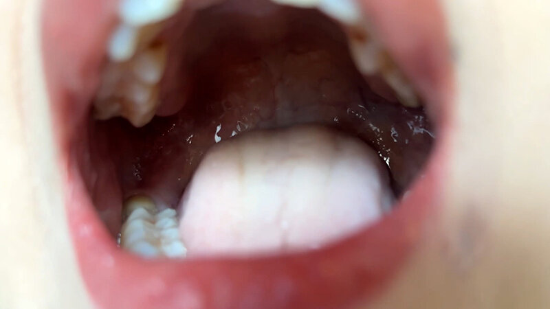 「【素人ナンパ】コールセンター勤務の美人お姉さんに街角で声かけ！口内観察に恥じらう姿が可愛すぎる」のサンプル画像7枚目