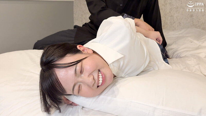 「【谷田かりな】制服女子へのくすぐり責めで悶絶！大暴れする姿がたまらないフェチ動画」のサンプル画像4枚目