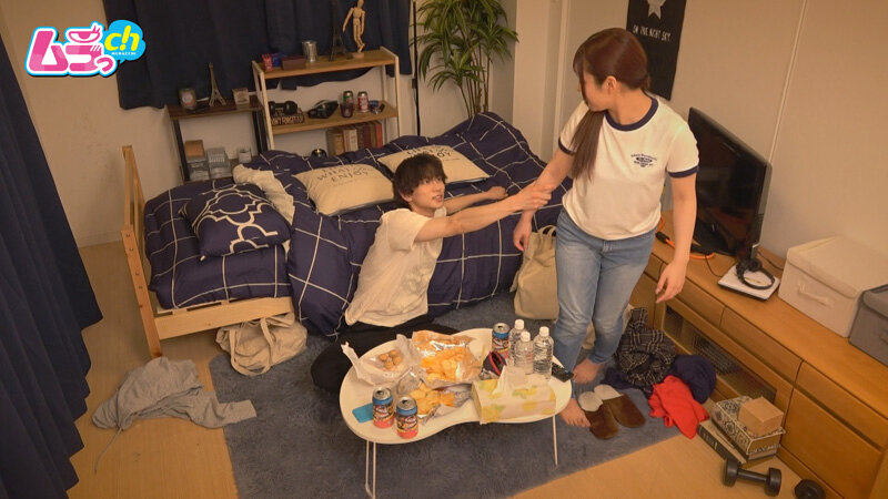 「有栖舞衣が王様ゲームで流されるギャル女子大生！美乳素人の盗撮・のぞき映像」のサンプル画像4枚目