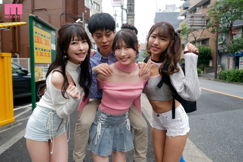 「香椎花乃・木下ひまり・森日向子の美脚お姉さんハーレム3P!足コキ責めでM男が翻弄される」のサンプル画像3枚目