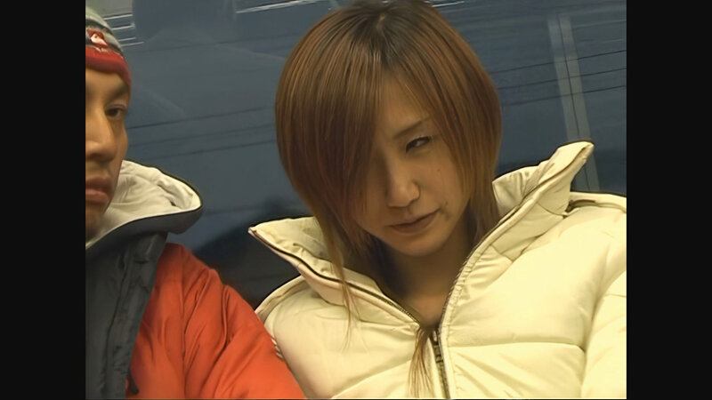 「君嶋もえが魅せる大胆野外露出プレイ！東京の街中で挑発的なセクシー撮影に挑戦」のサンプル画像12枚目