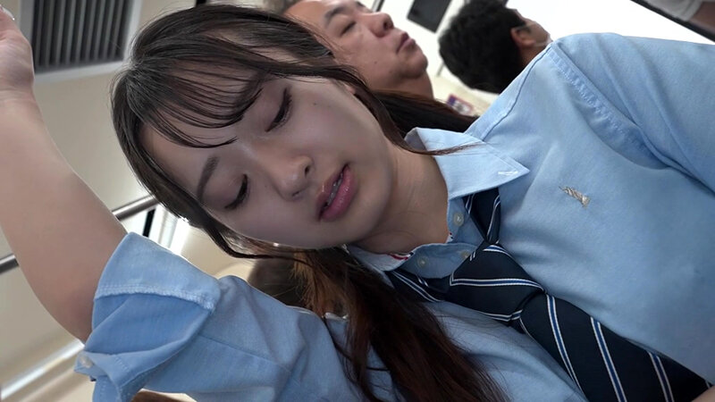 「【素人JK】制服女子校生が電車で激しいフェラと潮吹き中出しで絶頂痙攣する動画」のサンプル画像1枚目