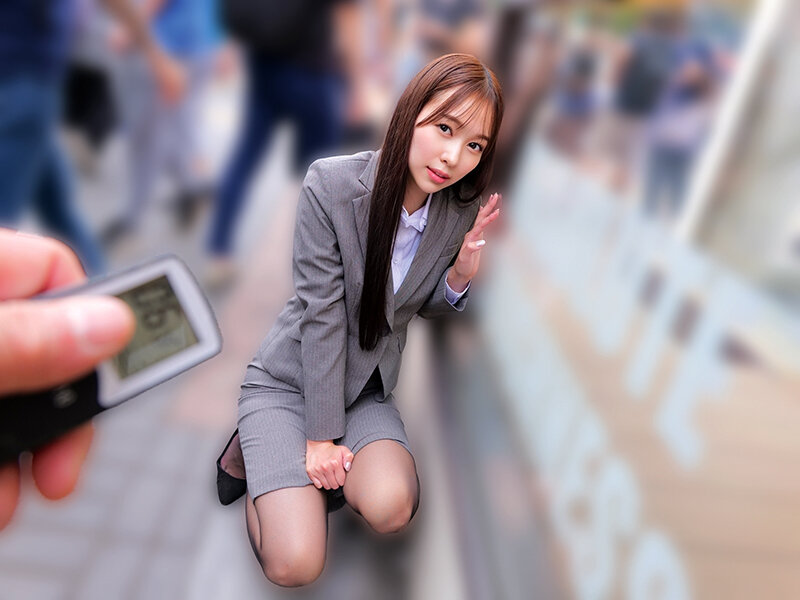 「【素人OL】黒パンスト美脚の巨乳キャリアウーマンが野外羞恥プレイで絶頂！最後は中出し」のサンプル画像5枚目