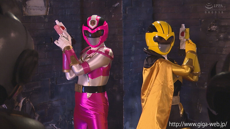 「藤井レイラ・深月めい出演｜女戦士が激闘！刑捜戦隊VS聖盗戦隊の壮絶バトル」のサンプル画像3枚目