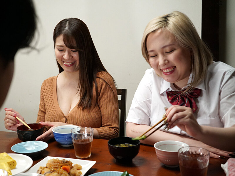 「田中ねね・武田怜香のW巨乳痴女が魅せるパイズリ3P中出しハーレム親子丼プレイ」のサンプル画像1枚目