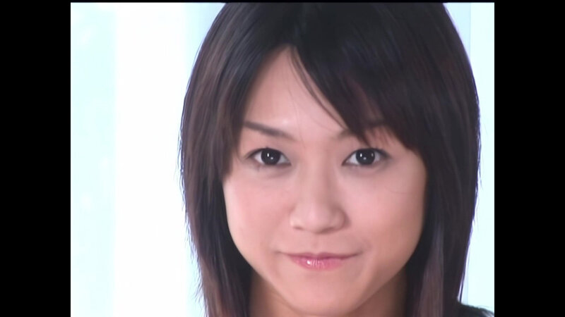 「小西あすかデビュー作で魅せる騎乗位＆顔射プレイ｜濃厚クンニも必見のAVリマスター版」のサンプル画像1枚目