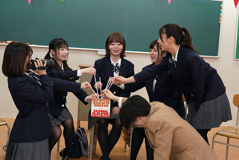 「黒タイツ女子校生とハーレム中出し体験！脚フェチ必見の放課後プレイ」のサンプル画像2枚目