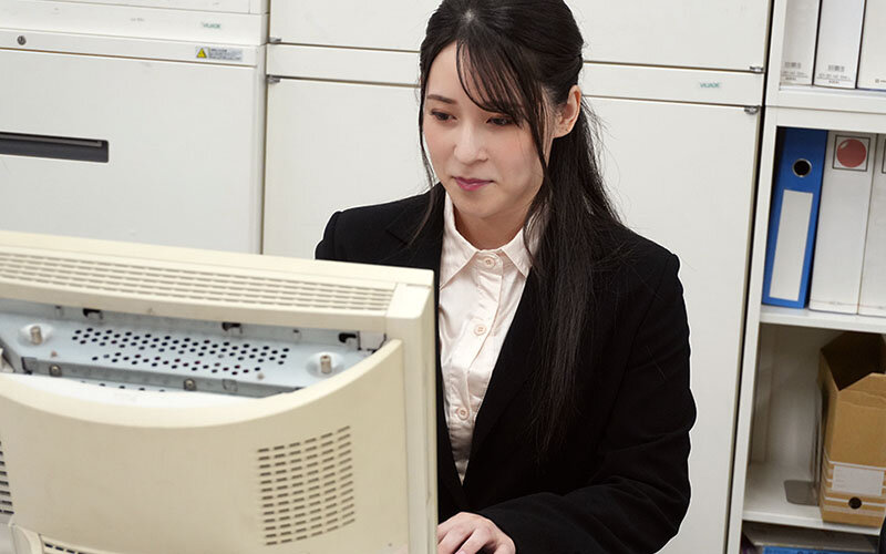 「十川ありさ｜OL辱め中出し作品「ダメです…部長っ」涙目で快楽堕ちする女部下の衝撃映像」のサムネイル