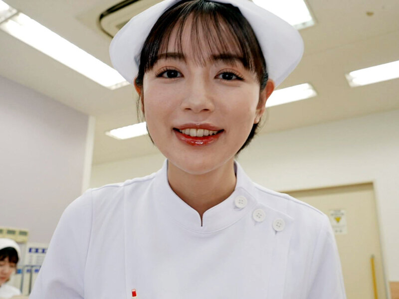 「美咲かんな 痴女ナースの聖水プレイ&クンニ責め 患者を射精管理する中出し看護婦」のサンプル画像1枚目