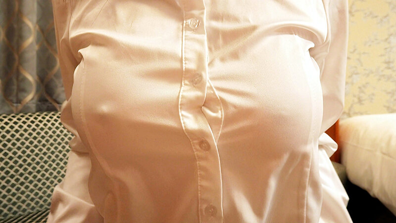 「【芦名ほのか】巨乳美女のセルフプレジャー映像｜美乳お姉さんの接写アングルで魅せる自撮りシーン」のサンプル画像2枚目