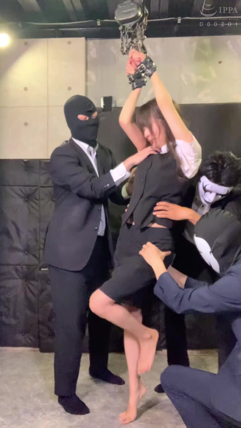 「真木今日子のくすぐりプレイ動画｜TICKLE PRODUCTION THRILLで悶絶する姿が話題」のサンプル画像6枚目