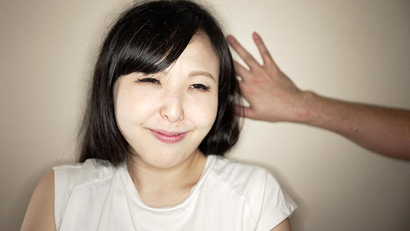 「【横山夏希】素人お姉さんをナンパ！変態リクエストに応える個人撮影プレイ」のサムネイル