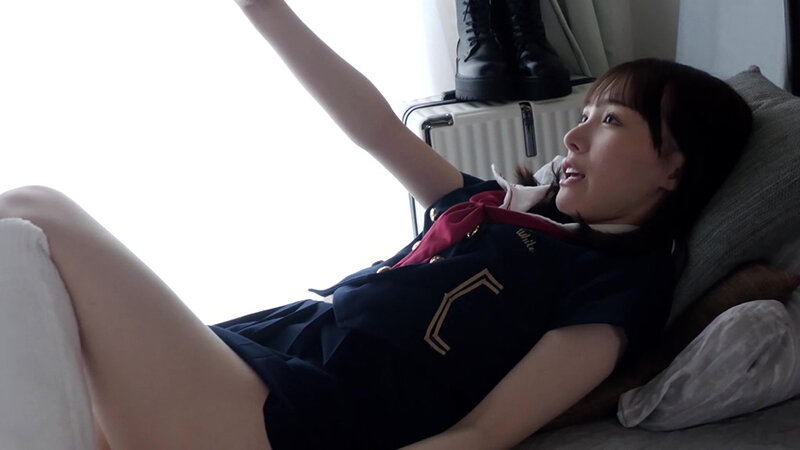 「白石もも 制服女子校生の貧乳スレンダー美少女に中出し｜バック・イラマチオで責める巨根SEX」のサムネイル