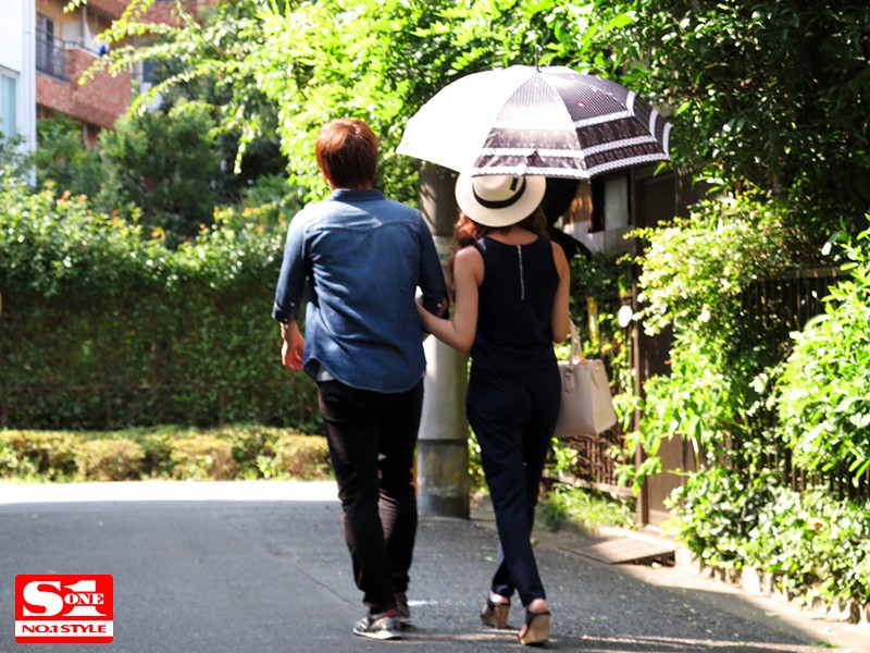「明日花キララの盗撮ドキュメント｜巨乳セクシー女優がナンパ師に口説かれる衝撃映像」のサンプル画像5枚目
