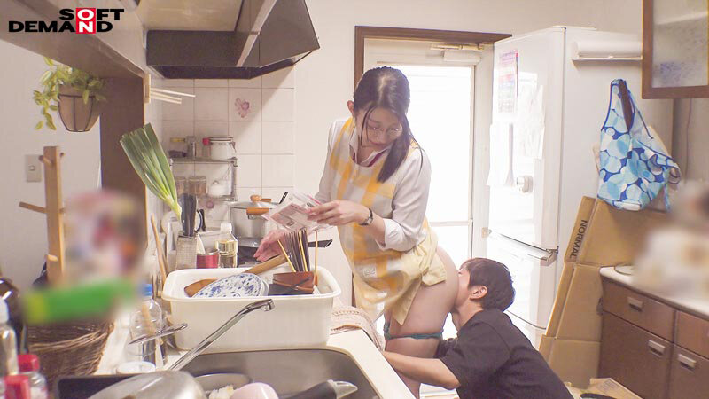 「炊事・洗濯・性欲処理 10人の弟と連続セックス朝生活 秘書 守屋よしの 長女になります！」のサンプル画像5枚目