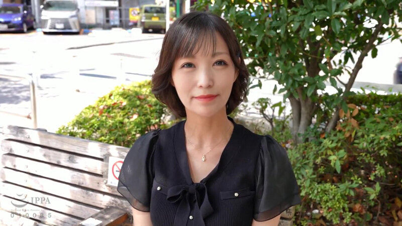 「【素人人妻】Hカップ巨乳の35歳美人妻みきに中出し！ハイスペ主婦との濃厚セックス」のサムネイル