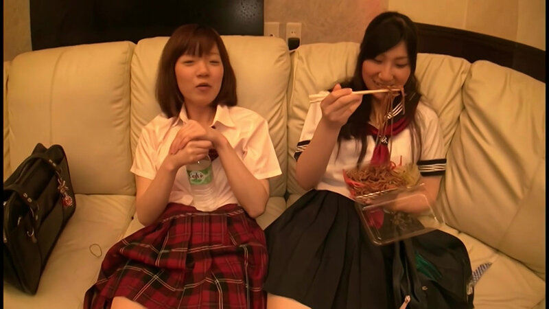 「素人女子校生ちずる＆みさの体操着ブルマ姿で中出し関西円光【AIリマスター版】」のサムネイル