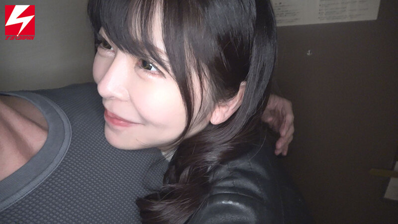 「ひな 8頭身スレンダーギャルが再びハメ撮り出演！美乳ボディに中出しで絶頂する姿が必見」のサムネイル