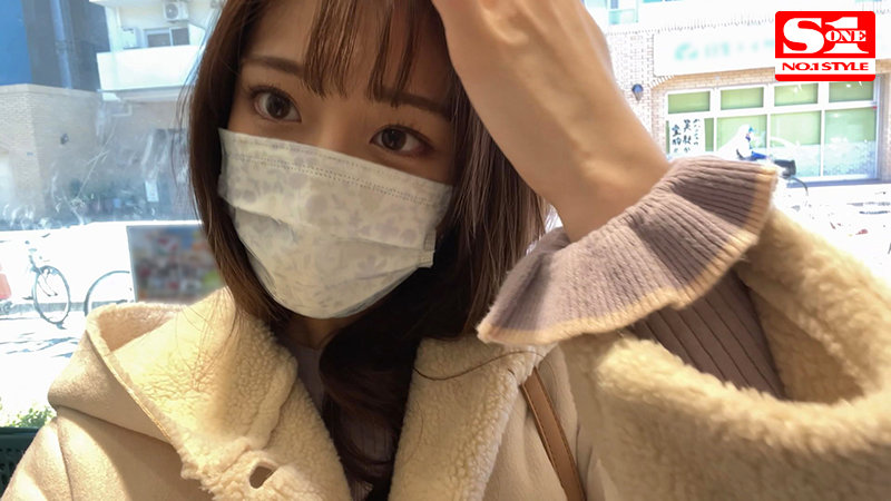 「河北彩花が3P・4Pで乱れる！美少女女優の濃厚キス＆フェラで本能むき出しの快感プレイ」のサンプル画像2枚目