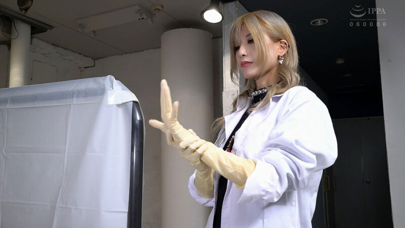 「M男必見!女医Miiのアナル・SM治療プレイ|淫靡な非正統治療の全貌」のサンプル画像1枚目