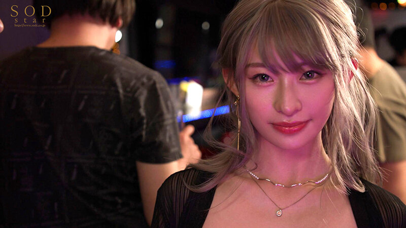 「宮島めい 3P・4Pで魅せる美少女ギャルの大胆痴女プレイ|夏の忘れられない体験」のサンプル画像19枚目