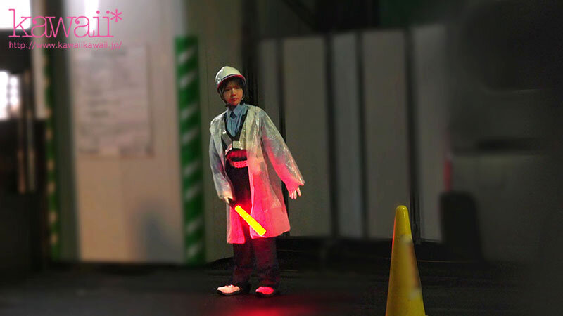 「翔乃そら Aカップスレンダー美少女が3P中出しで潮吹き連発!合法ロリ警備員の激イキ体験」のサンプル画像1枚目