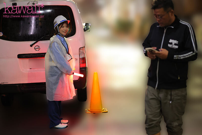 「翔乃そら Aカップスレンダー美少女が3P中出しで潮吹き連発!合法ロリ警備員の激イキ体験」のサンプル画像3枚目