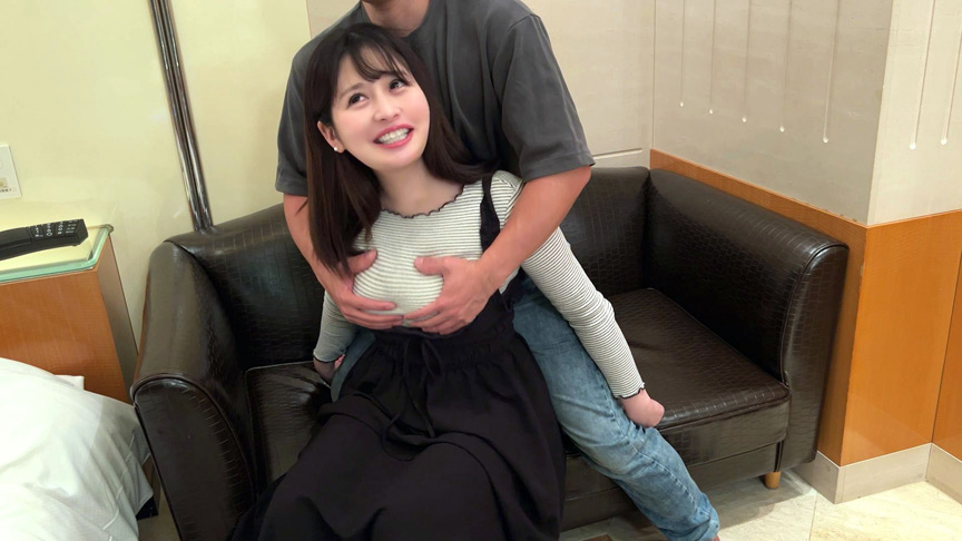 「【優梨まいな】色白美巨乳の素人美女とハメ撮り生挿入！くびれ美ボディを堪能する濃厚セックス」のサムネイル