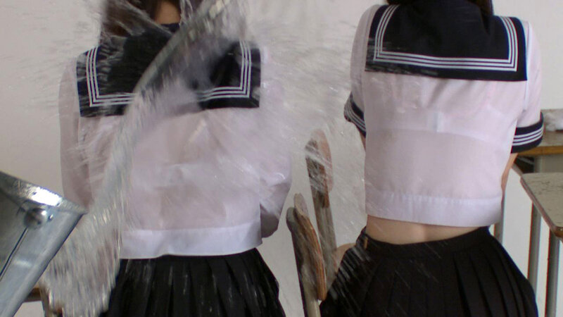 「【セーラー服】濡れ透けフェチ必見！制服JKの恥じらい姿がエロ可愛い人気動画」のサンプル画像12枚目