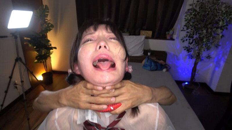 「藍野ゆめか 制服姿でイラマチオ&顔射&中出しに悶える美少女の過激プレイ動画」のサンプル画像16枚目