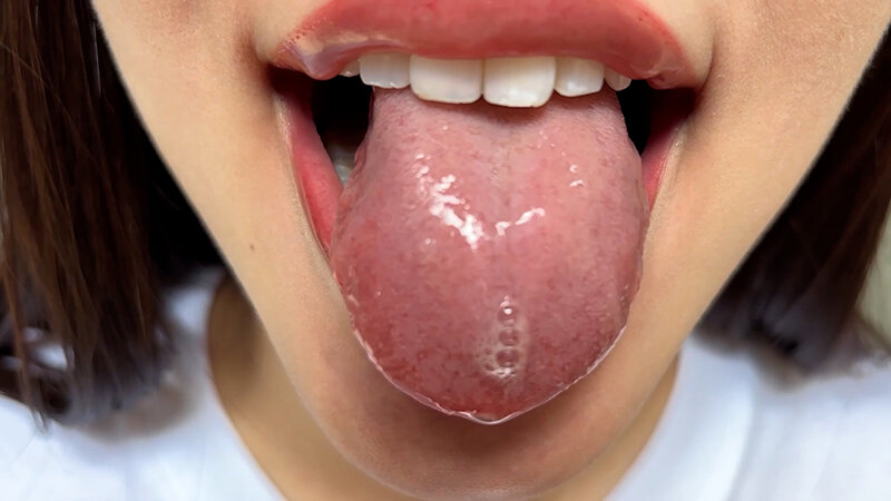 「【素人ナンパ】街角で声をかけたお姉さんまいなちゃんの口内観察体験動画」のサンプル画像7枚目