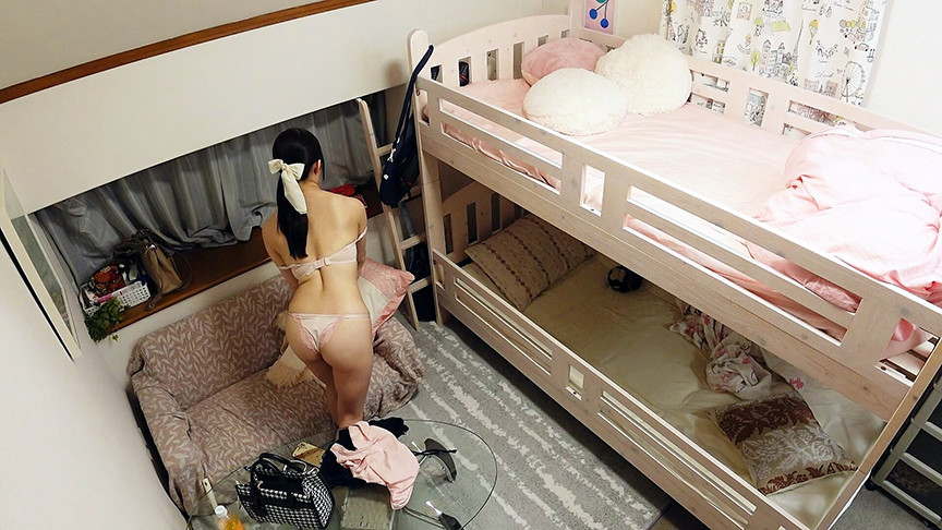 「【素人】私大女子寮の美女が体を震わせ何度も絶頂する激しいオナニー映像【盗撮風】」のサムネイル