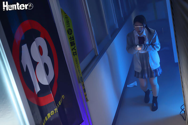 「【女子校生】旧校舎の秘密スペースで3P・4P中出し乱交!欲求不満な制服美少女たちとヤリ放題」のサンプル画像4枚目