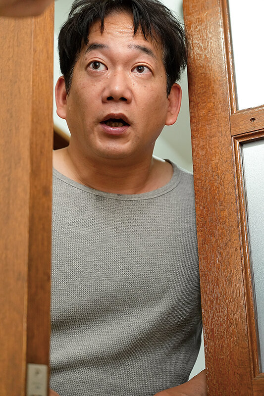 「美乳スレンダー若妻・梅田みなみが魅せる濃厚フェラ|義父を誘惑する人妻痴女の禁断プレイ」のサンプル画像6枚目